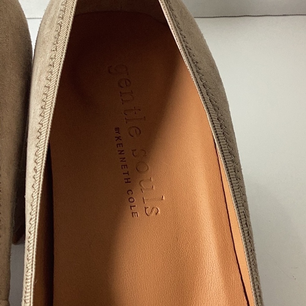 GENTLE SOULS - Dionne Suede Heel - Picture 10 of 12